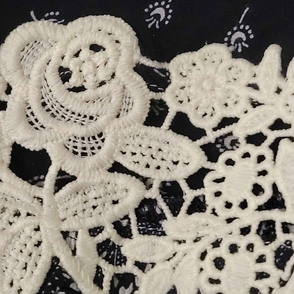 Women's Size Medium Ann Taylor LOFT 3/4 Sleeve Black and White Flowy Blouse Top - Picture 5 of 6